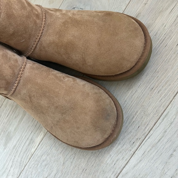 Short Ugg boot in size women’s 8 - Picture 4 of 14